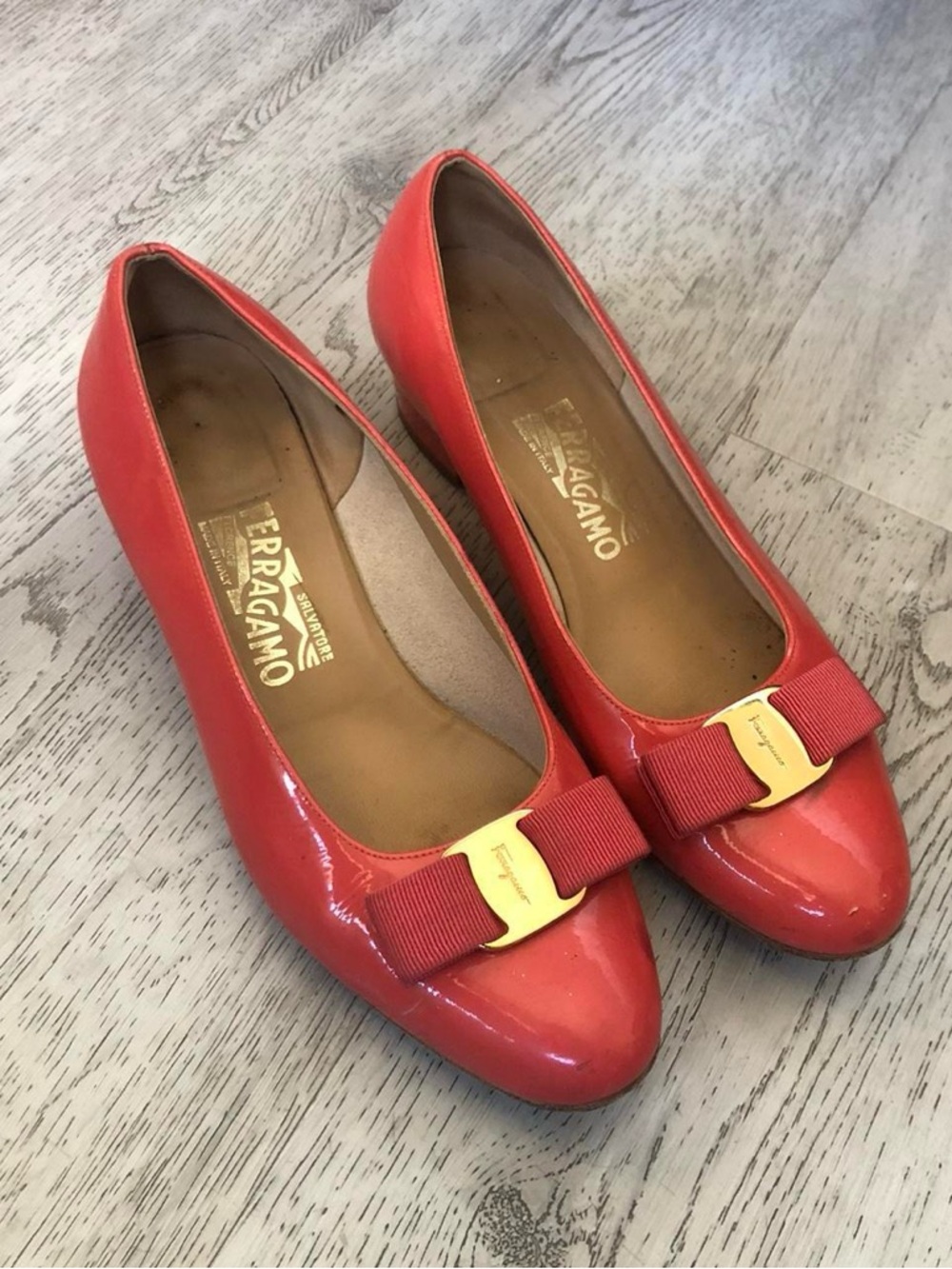 vintage ferragamo salmon steppers